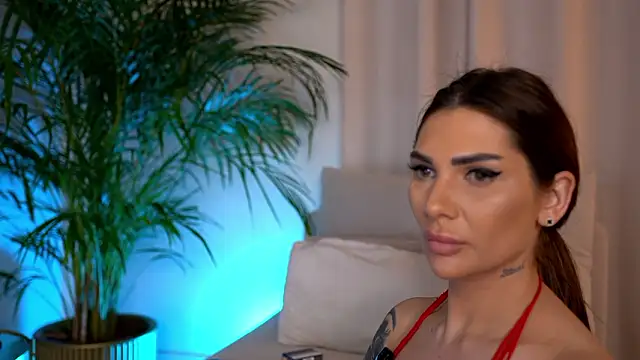 Živý XXX chat Tinydoll_XO