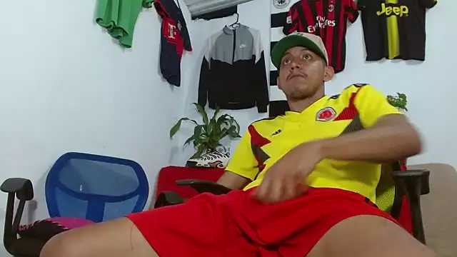 Chat +18 de skinny23cm ao vivo