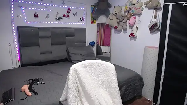 Chat +18 de Sharloth_milf ao vivo