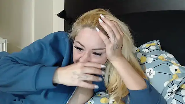 Czat XXX na żywo – _karolynesyera_