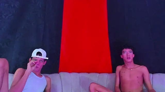 Pleasure_boys_hot Show Webcam