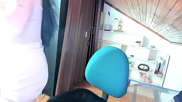 Tania_mature Adlı Modelin Canlı XXX Sohbeti