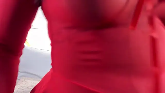 Chatroom XXX en direct de sarah_salis_