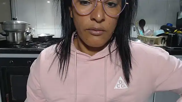 kateleyagrey Chat XXX in diretta