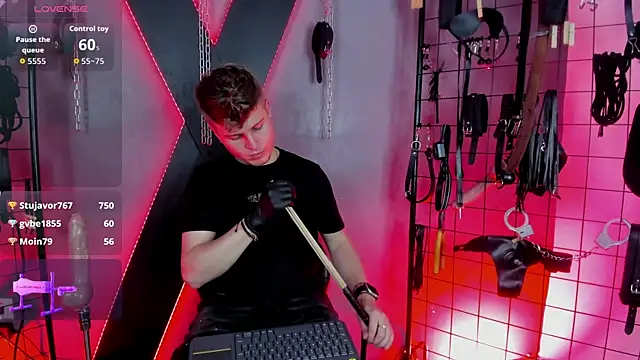 Chat +18 de MrJustin_Brianna_BDSM ao vivo