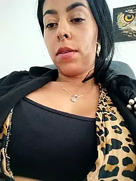 Luianna: онлайн-секс-чат