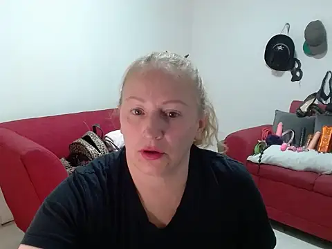 emperabigbootybigass' Live XXX Chat