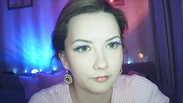 Chatroom XXX en direct de MoodieMira