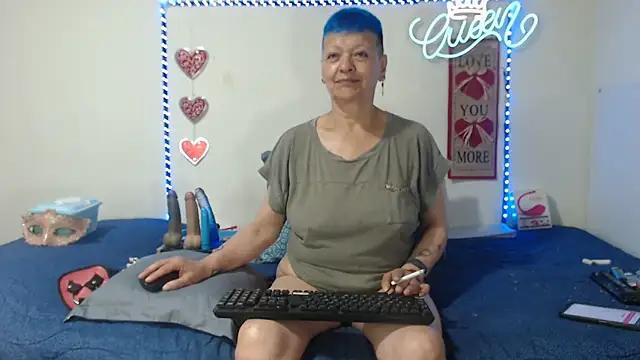 loquitaqueen011 élő XXX-chatje