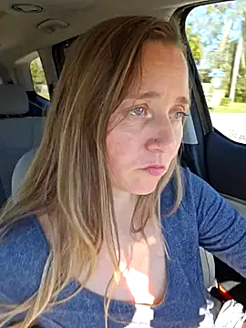 Skyellar 现场XXX聊天