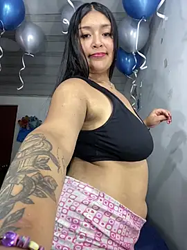 Aurora_fire1 Adlı Modelin Canlı XXX Sohbeti