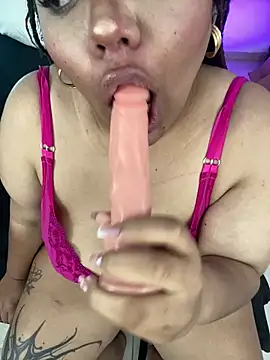 Chat XXX en directo de AlahiaFrequency