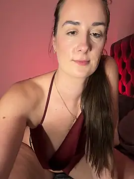 EllaMae's Live XXX Chat