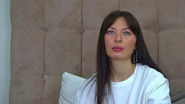 AlexandraBloom's Live XXX Chat