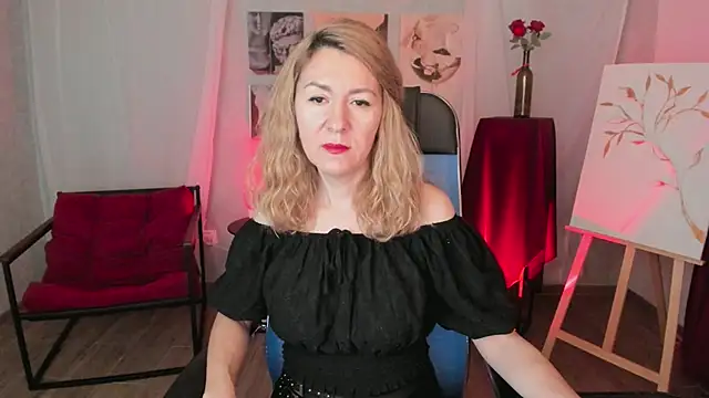 DonnaSmitth Adlı Modelin Canlı XXX Sohbeti