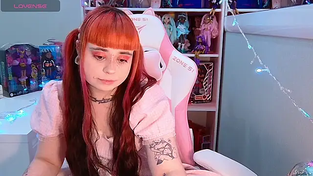 Naomi_Storm Adlı Modelin Canlı XXX Sohbeti