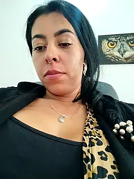 Luianna: онлайн-секс-чат