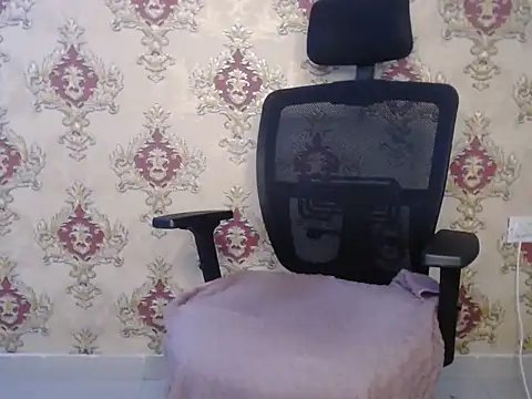 MiniBeast Adlı Modelin Canlı XXX Sohbeti