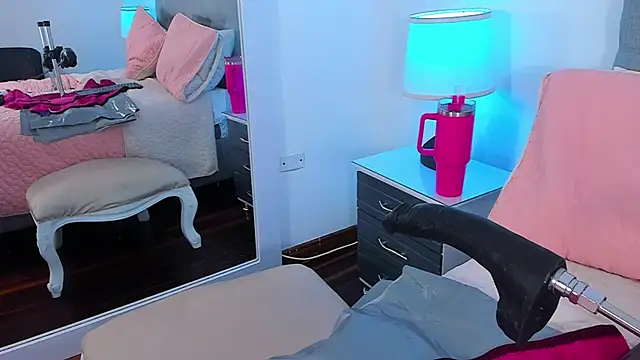 Samantha__Vega 现场XXX聊天