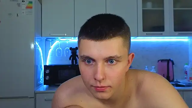 Show modela Keviin777 na web-kameri