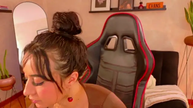 EmmyEvans1 Live XXX-Chat