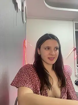 Chat +18 de KiraHoney ao vivo