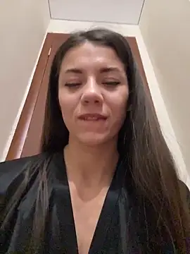 OnlyLeiLa Chat XXX in diretta