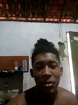 XXX chat uživo modela Thasmien