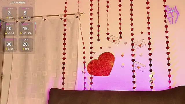 E_R_O_S_: вебкам-шоу