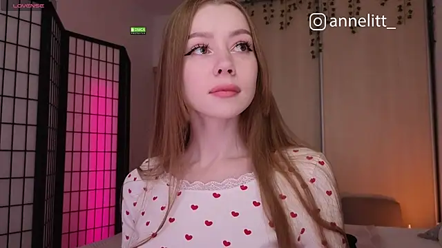 Annelitt 现场XXX聊天