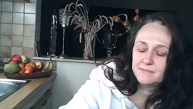 Show modela UllimOhi_ na web-kameri