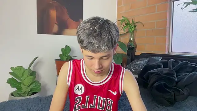 Andy_Belier23: онлайн-секс-чат