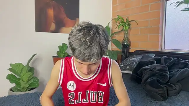 Andy_Belier23 Adlı Modelin Canlı XXX Sohbeti