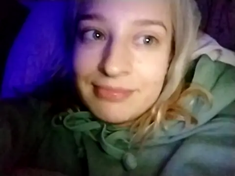 Mila_weed Adlı Modelin Canlı XXX Sohbeti