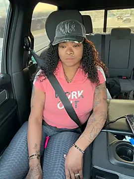 HaloRodeoLover2's Live XXX Chat