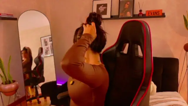 EmmyEvans1 Live XXX-Chat