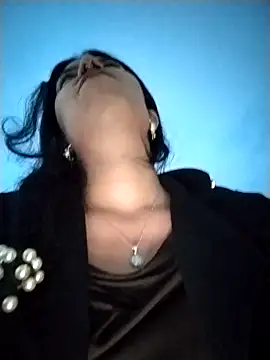 แชท XXX สดของ Luianna