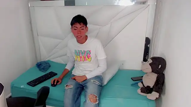 Liarr_ 网络视讯表演