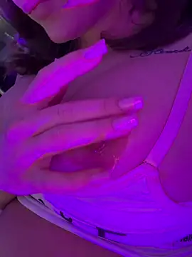 BabbyAisha Chat XXX in diretta