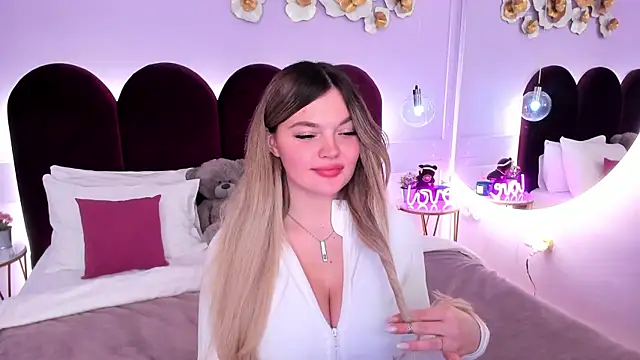 ZaraBloom Adlı Modelin Canlı XXX Sohbeti