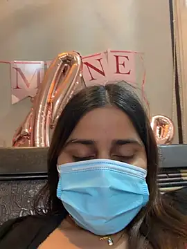 youngcoupleloverose's Webcam Show