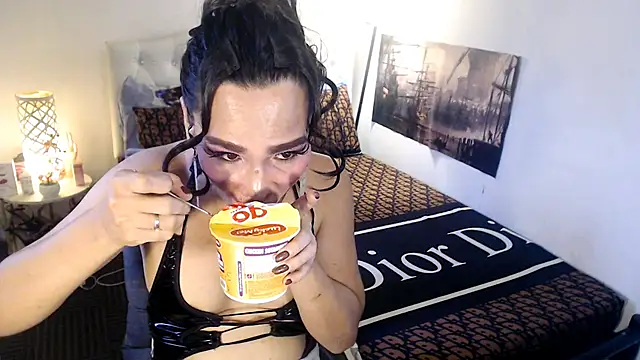 NinaDOM4CUM's Webcam Show