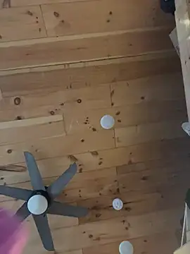 Pokazy przed kamerką – QueenNefertiti