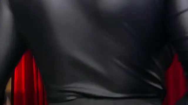 Chatroom XXX en direct de VickiSpice