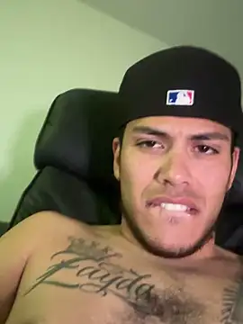 StrokingDaddy4 Adlı Modelin Canlı XXX Sohbeti