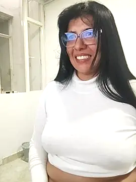 aisha_latina's Live XXX Chat