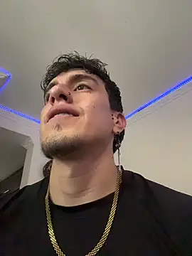 strongboy_'s Live XXX Chat