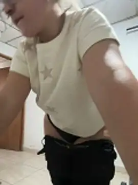 sophie_lopez1's Webcam Show