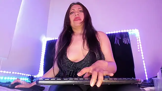 Godeskaroline élő XXX-chatje