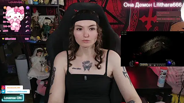 Pertunjukan Kamera Web Lilithara666